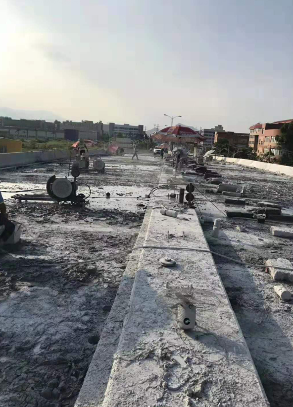 <a href='http://uglifan.cn/qiege/2360.aspx' target='_blank'>繩鋸橋梁切割</a>